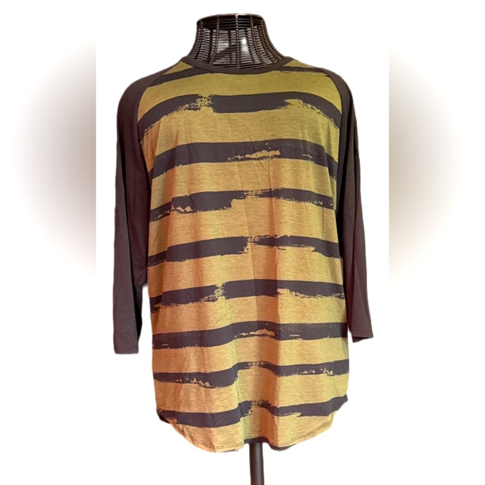 LuLaRoe 3/4 sleeve raglan top